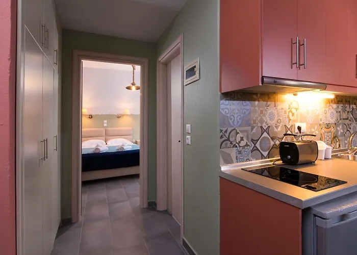 Pegasus-adult Friendly מלון לימנאס