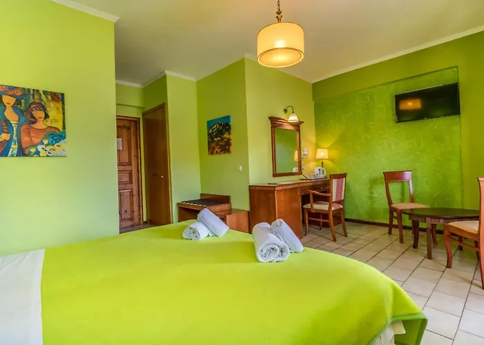 Pegasus-adult Friendly לימנאס