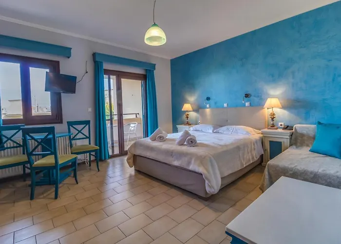 Pegasus-adult Friendly מלון לימנאס